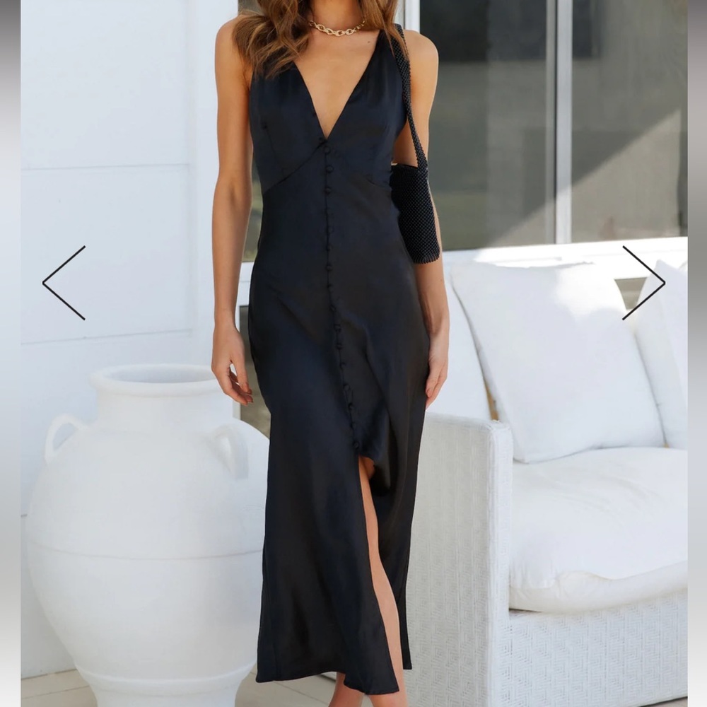 SLEEK NIGHT SATIN MIDI DRESS BLACK